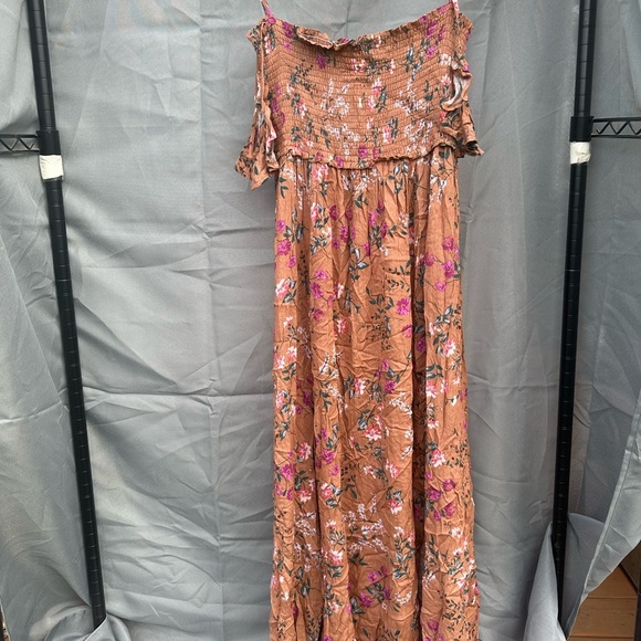 Floral Off-Shoulder Maxi Dress - Picture 1 of 7